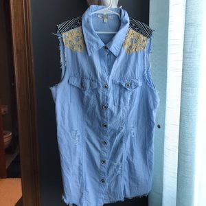 Gimmicks by BKE button down top